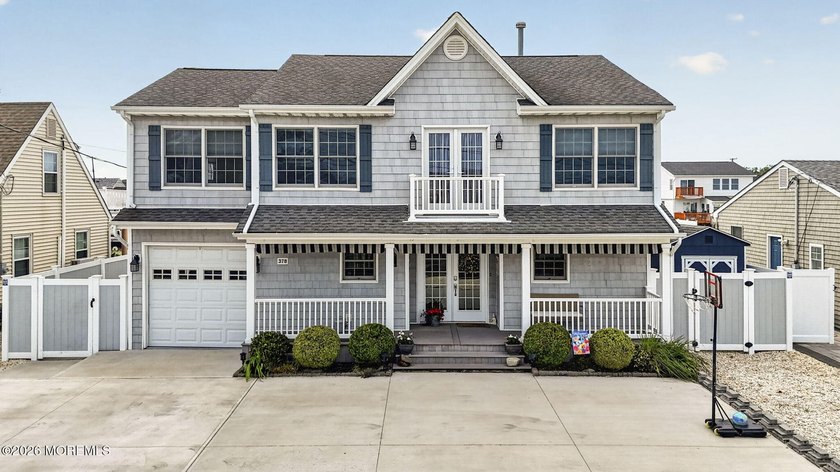 Jersey Shore waterfront living with 4 bedrooms, 3 full baths - Beach Home for sale in Bayville, New Jersey on Beachhouse.com