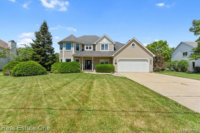 Gorgeous updated home with a view of Lake Erie. This perfectly - Beach Home for sale in Newport, Michigan on Beachhouse.com