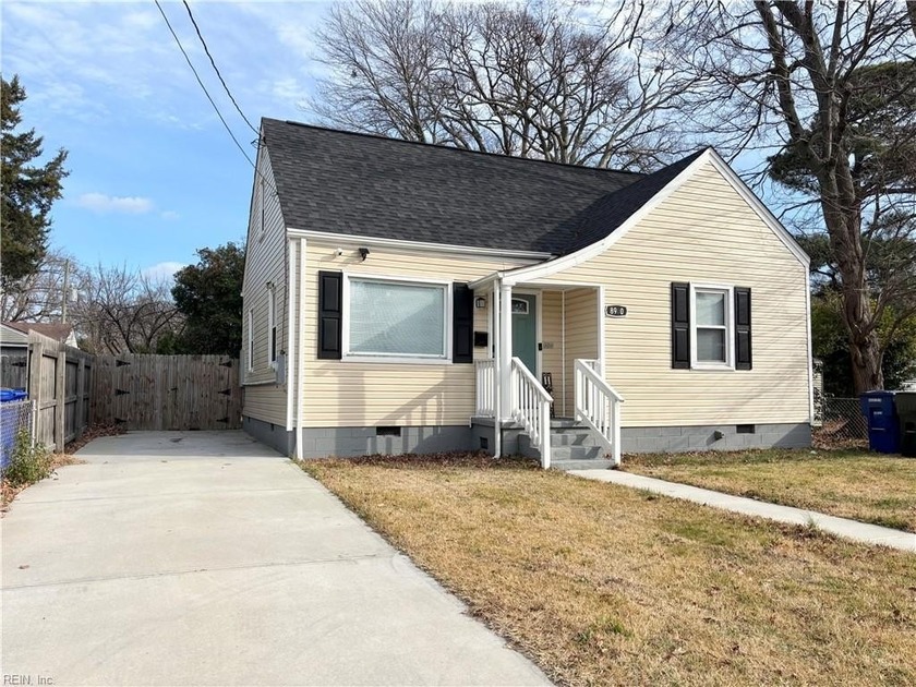 Well-maintained home conveniently located near the beach - Beach Home for sale in Norfolk, Virginia on Beachhouse.com
