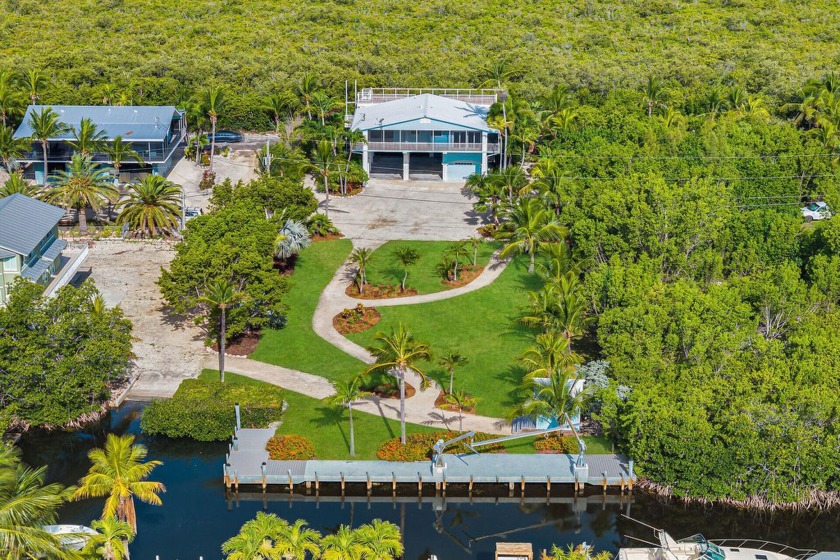 Welcome to Paradise! this home sits on almost 3/4 of an acre - Beach Home for sale in Key Largo, Florida on Beachhouse.com