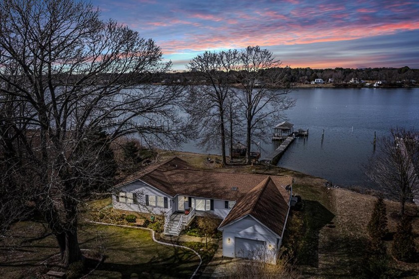 Enjoy beautiful sunsets and sweeping water views from this very - Beach Home for sale in Hague, Virginia on Beachhouse.com