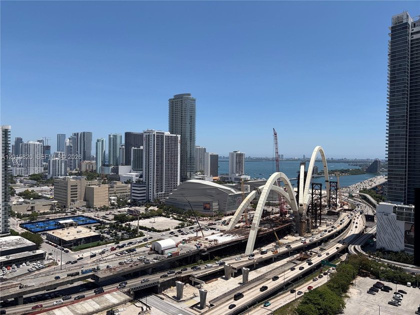 Private beach access exclusively for owners. Fully furnished and - Beach Condo for sale in Miami, Florida on Beachhouse.com