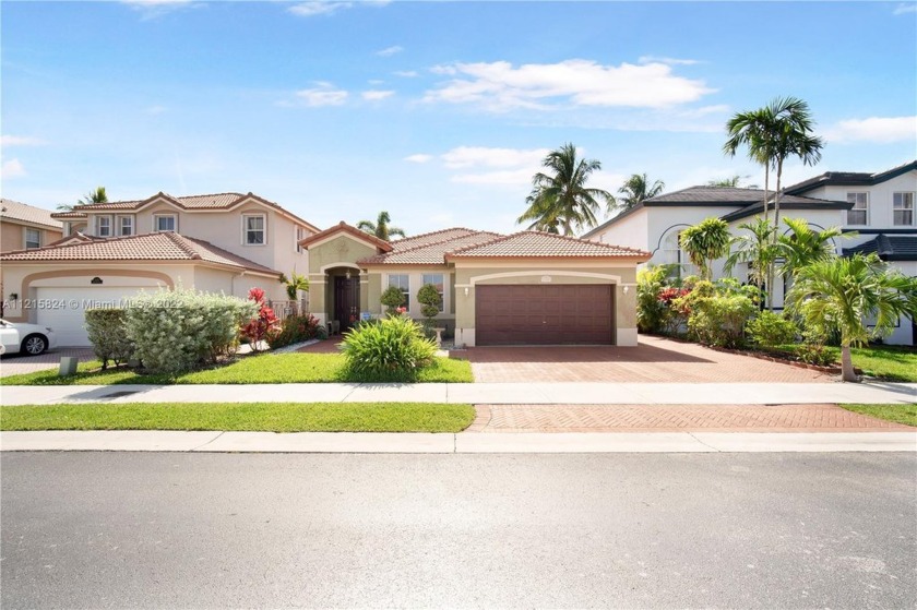 Beautiful home located in a quiet and safe family-oriented - Beach Home for sale in Miami, Florida on Beachhouse.com