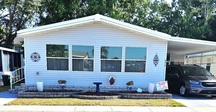 WOW!!! This perimeter lot is what you have asked for. A fenced - Beach Home for sale in Largo, Florida on Beachhouse.com