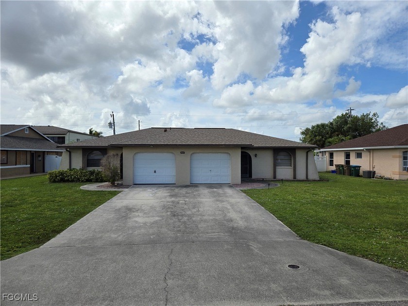 Well-Maintained Duplex in Southwest Cape Coral! Excellent - Beach Home for sale in Cape Coral, Florida on Beachhouse.com