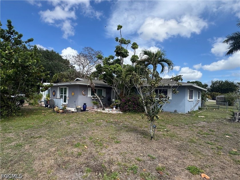 Spacious 5-bedroom, 3-bath home offering 2,031 sqft of living - Beach Home for sale in North Fort Myers, Florida on Beachhouse.com