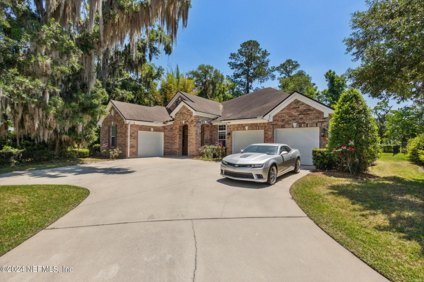 This 3736 square foot home in Eagle Harbor has 5 bedrooms & 4 - Beach Home for sale in Fleming Island, Florida on Beachhouse.com