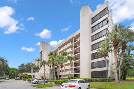 Discover the perfect blend of comfort and convenience in this - Beach Condo for sale in Boca Raton, Florida on Beachhouse.com