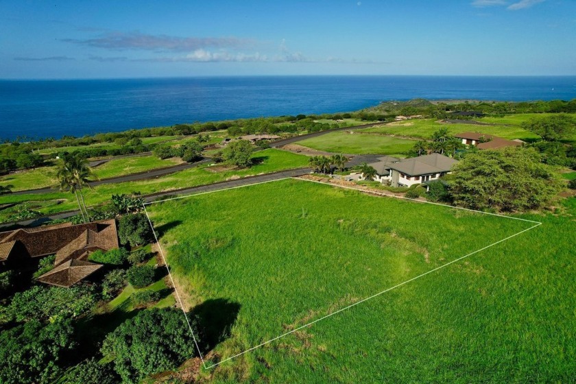 Hokulia Phase 1, lot 172 features exceptional ocean views. The - Beach Lot for sale in Captain Cook, Hawaii on Beachhouse.com