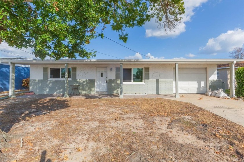 Five streets or a slow idle to the Gulf with no bridge - Beach Home for sale in Hudson, Florida on Beachhouse.com