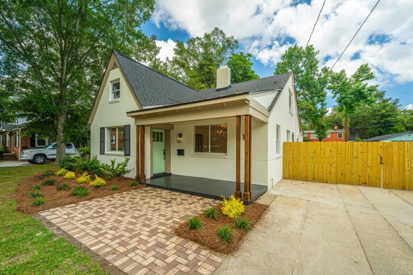 Rare opportunity to own an updated 4BR/3BA in Avondale, with a - Beach Home for sale in Charleston, South Carolina on Beachhouse.com