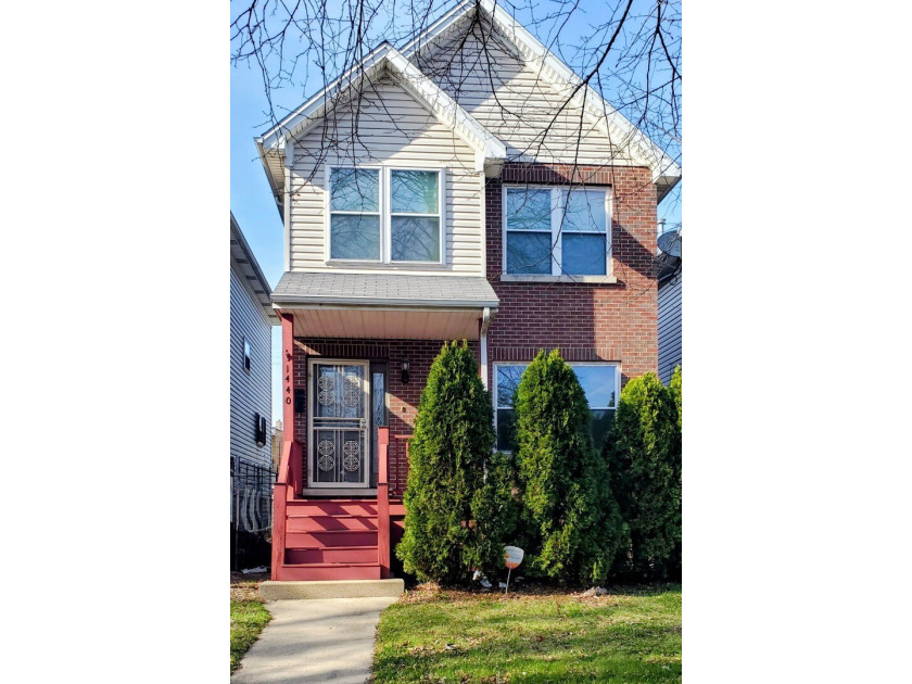 Stunning Rehabbed Home in a Prime Chicago Location. Welcome to - Beach Home for sale in Chicago, Illinois on Beachhouse.com