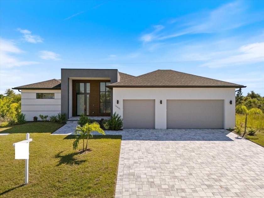 HUGE PRICE IMPROVEMENT***MOTIVATED SELLER***BRING ALL - Beach Home for sale in Port Charlotte, Florida on Beachhouse.com