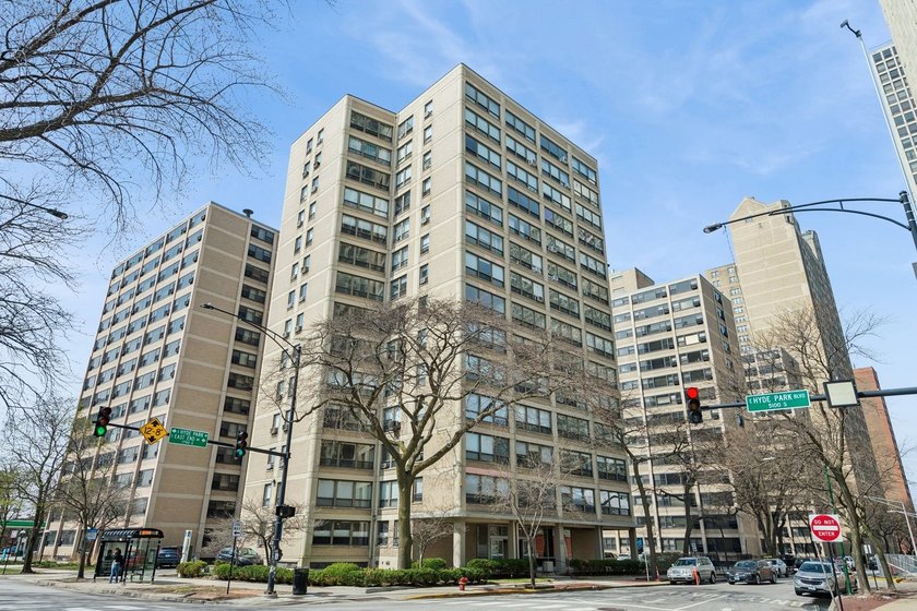 Convenient all-inclusive assessment of $1697/mo covers all of - Beach Home for sale in Chicago, Illinois on Beachhouse.com