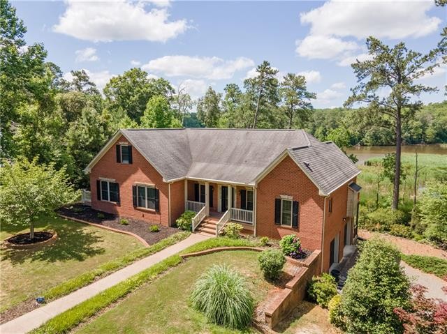 Well-maintained, all-brick home. Three levels, approx. 4900 SF - Beach Home for sale in Heathsville, Virginia on Beachhouse.com