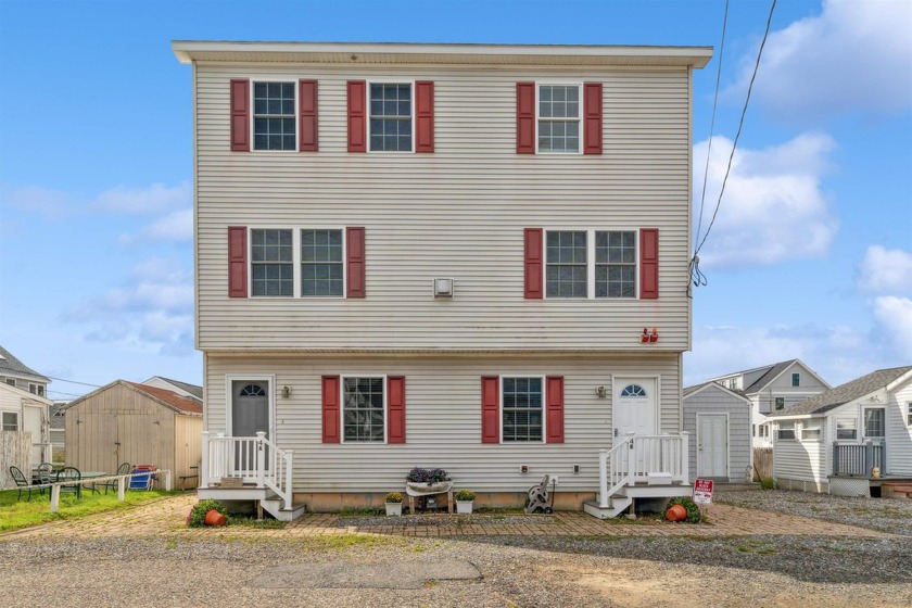 A rare and unique investment opportunity being offered for the - Beach Home for sale in Hampton, New Hampshire on Beachhouse.com