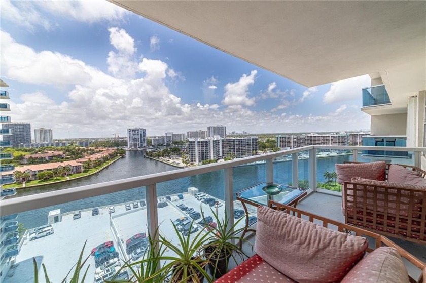 Welcome to your slice of South Florida paradise at The - Beach Condo for sale in Hollywood, Florida on Beachhouse.com