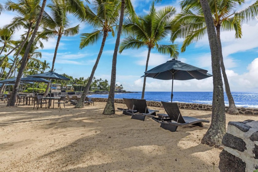 Welcome to this spacious 2 bedroom 2 bath, 2nd floor end unit at - Beach Condo for sale in Kailua Kona, Hawaii on Beachhouse.com