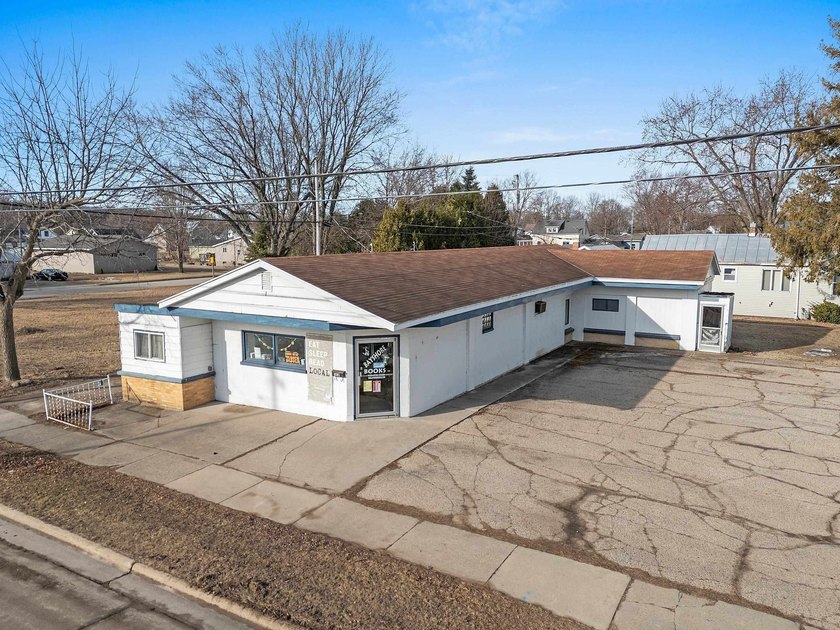 Looking to start your own business but don't have the space to - Beach Commercial for sale in Oconto, Wisconsin on Beachhouse.com