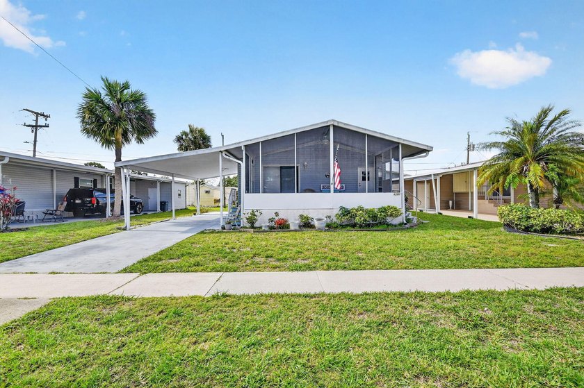 Welcome to this well-kept home located in the desirable Tropical - Beach Home for sale in Boynton Beach, Florida on Beachhouse.com