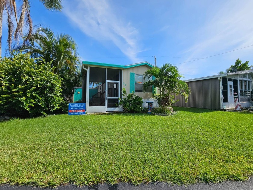 Handyman fixer-upper, just needs a little TLC! Yes, the park - Beach Home for sale in Bokeelia, Florida on Beachhouse.com