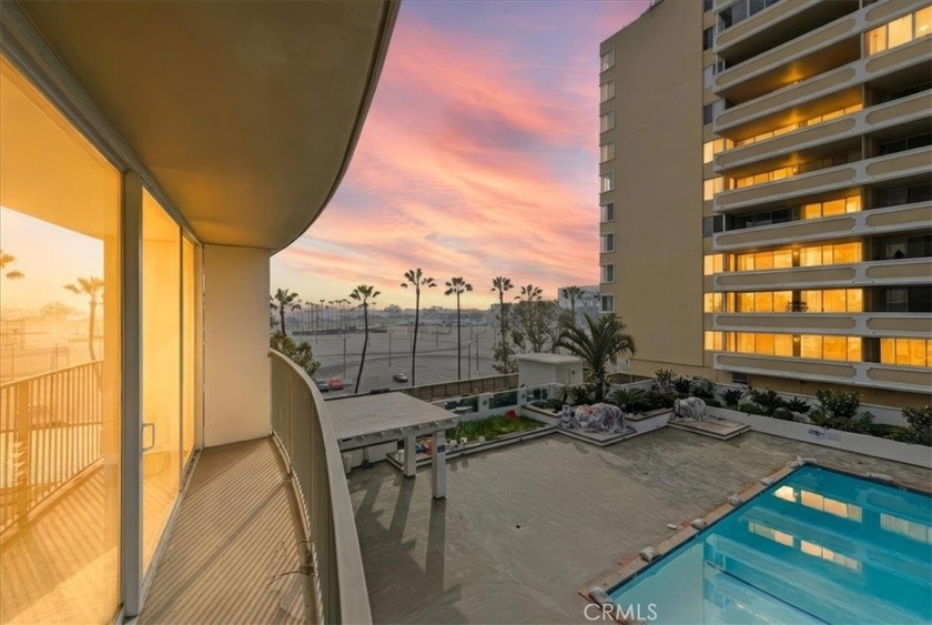 Are you ready to live int he ICONIC International Towers where - Beach Condo for sale in Long Beach, California on Beachhouse.com