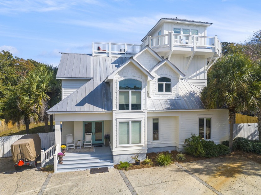 Gorgeous 5-bedroom home sits on a half-acre lot with a - Beach Home for sale in Miramar Beach, Florida on Beachhouse.com