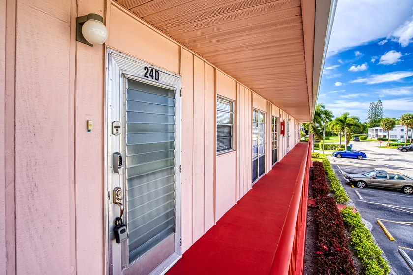 Welcome to the good life at Golf's Edge, a charming residence - Beach Condo for sale in West Palm Beach, Florida on Beachhouse.com