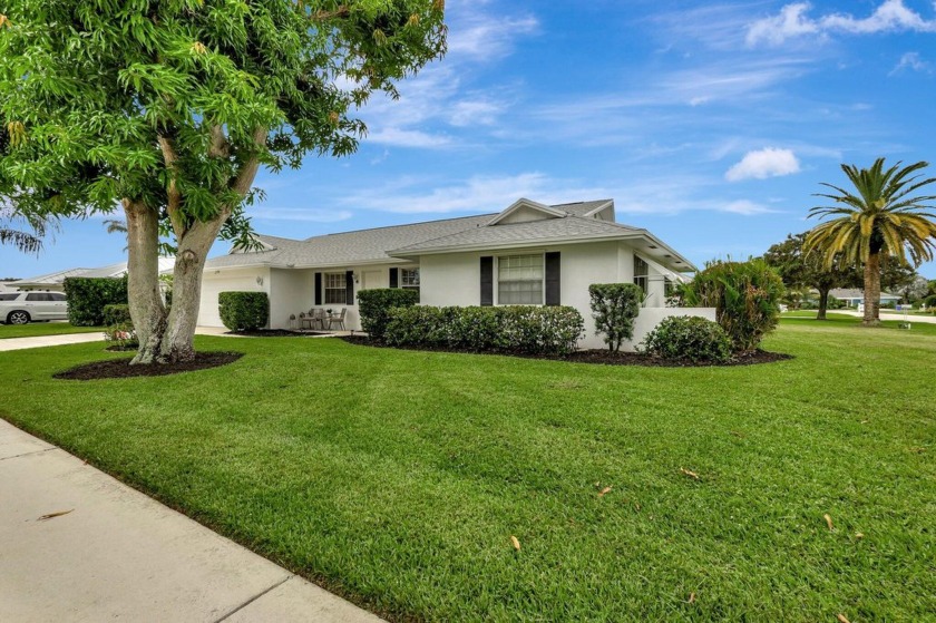 *Back on the market due to failed Buyer Financing*Spacious - Beach Home for sale in Jupiter, Florida on Beachhouse.com