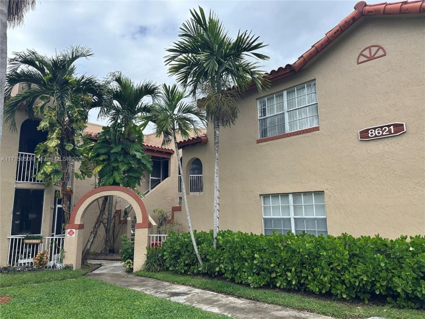 Spacious, peaceful, and bright waterfront one bedroom/one - Beach Condo for sale in Pembroke Pines, Florida on Beachhouse.com