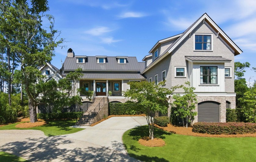Tucked along a scenic creek in one of Mount Pleasant's most - Beach Home for sale in Mount Pleasant, South Carolina on Beachhouse.com
