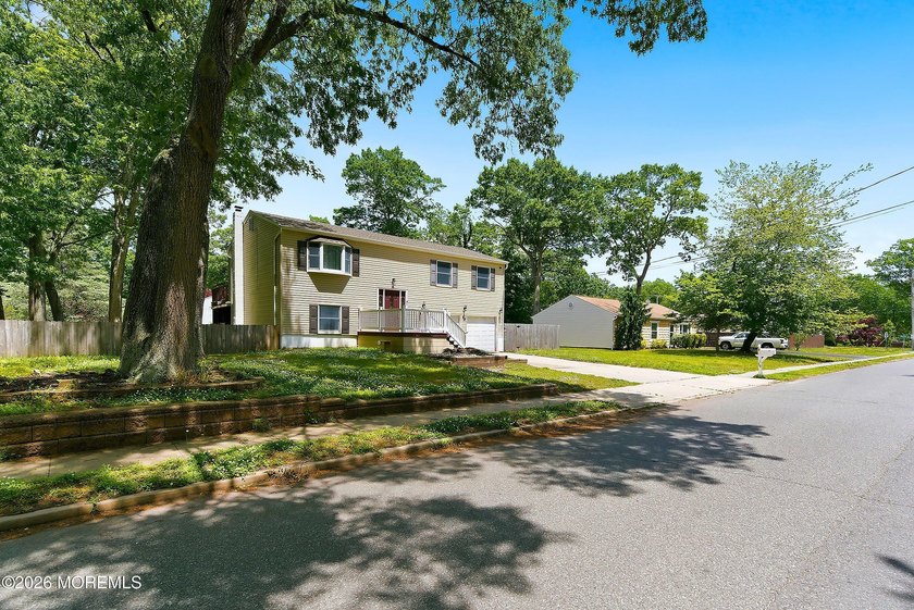 Discover the perfect blend of comfort and convenience in this - Beach Home for sale in Bayville, New Jersey on Beachhouse.com
