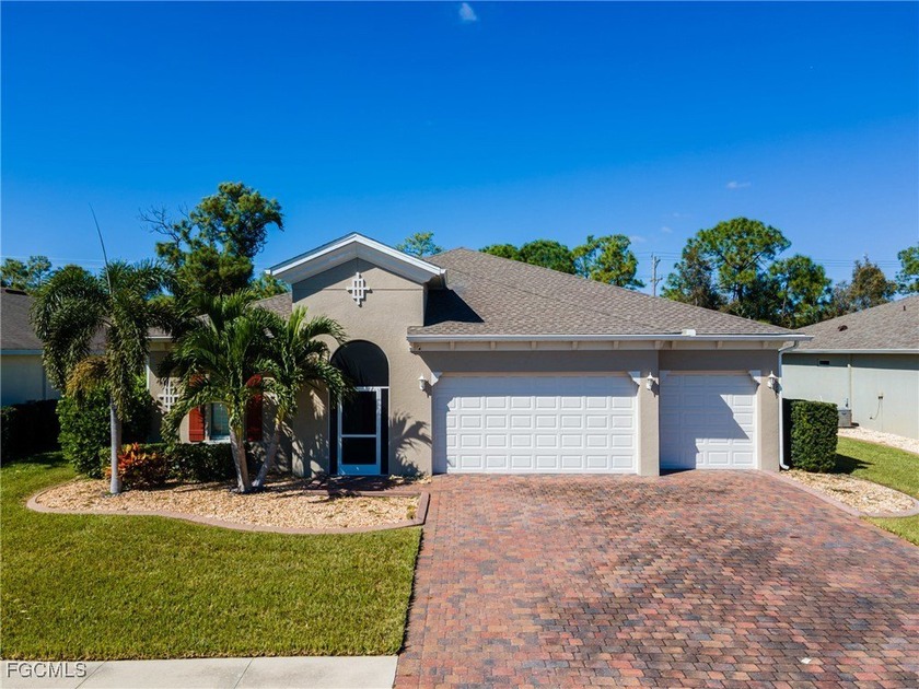 YOU DON'T WANT TO MISS OUT ON THIS ONE! PRICED WELL BELOW MARKET - Beach Home for sale in Cape Coral, Florida on Beachhouse.com