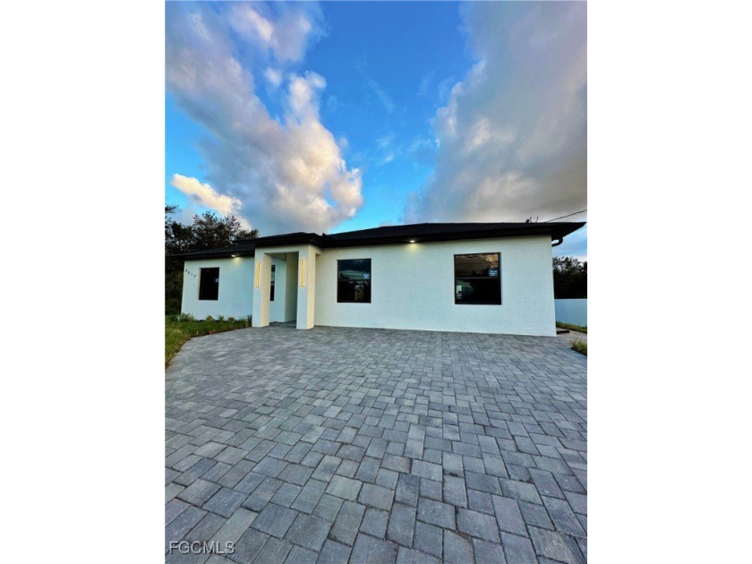 Move-in ready and priced to sell! This beautifully designed - Beach Home for sale in Lehigh Acres, Florida on Beachhouse.com