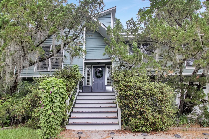 Welcome to this stunning home in an amazing neighborhood, just a - Beach Home for sale in Charleston, South Carolina on Beachhouse.com