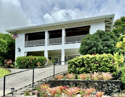 EASY TO SEE! Kilohana Beauty!  Stunning sunsets splash across - Beach Home for sale in Kailua Kona, Hawaii on Beachhouse.com