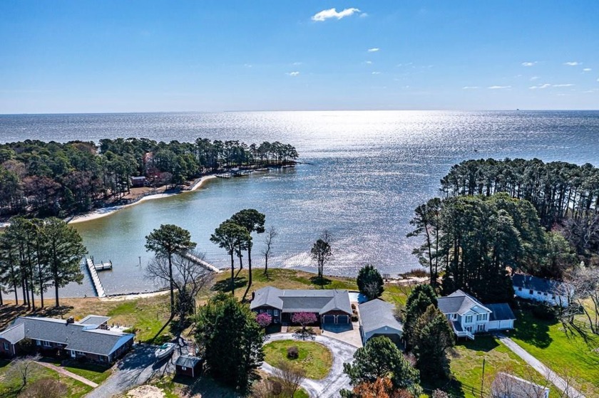 Here's the million dollar view you have been looking for. Pier - Beach Home for sale in Reedville, Virginia on Beachhouse.com
