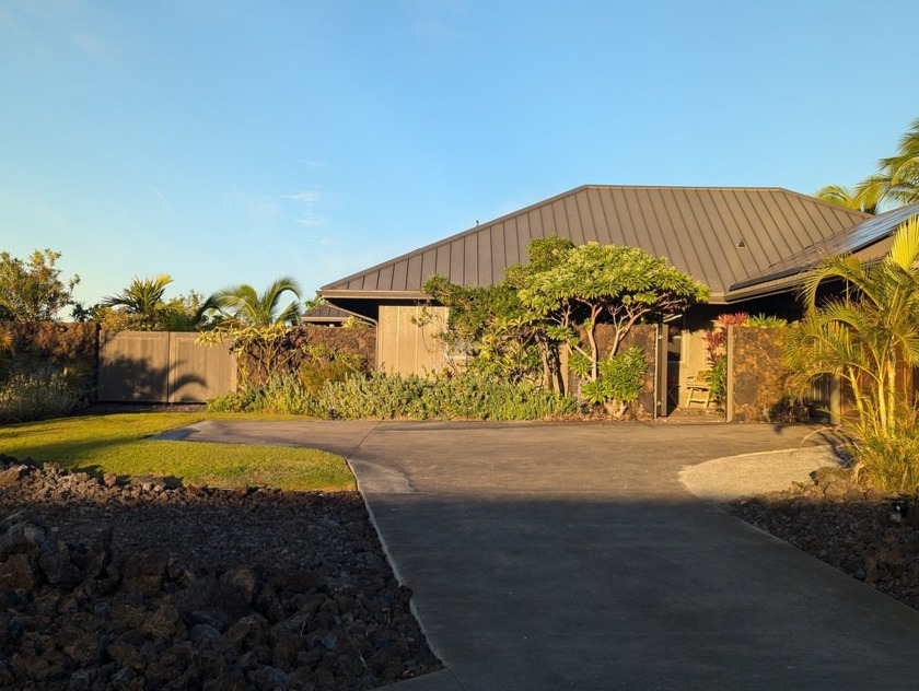 Beautiful 3 bedroom 2 bathroom single family home with a pool - Beach Home for sale in Waikoloa, Hawaii on Beachhouse.com