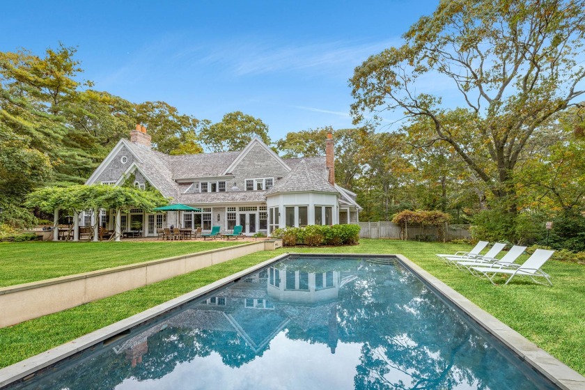 Classic Hamptons shingle-style estate south of the highway in - Beach Home for sale in East Hampton, New York on Beachhouse.com