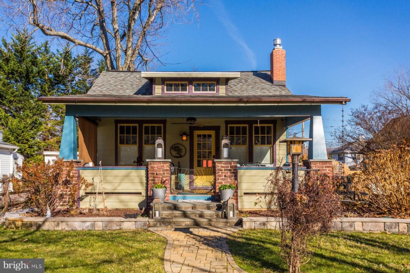 CHECK OUT THIS ABSOLUTELY ADORABLE QUINTESSENTIAL 1926 CRAFTSMAN - Beach Home for sale in Edgewater, Maryland on Beachhouse.com
