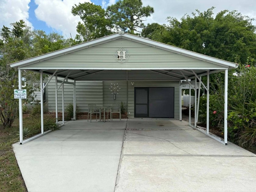Stunning 2-Bedroom, 2-Bath Home in Lake Fairways Country Club - Beach Home for sale in North Fort Myers, Florida on Beachhouse.com