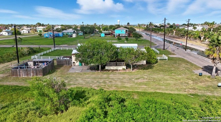 OPEN HOUSE: TUESDAY, DECEMBER 23rd 12:30-3:00 p.m. SELLER - Beach Home for sale in Aransas Pass, Texas on Beachhouse.com