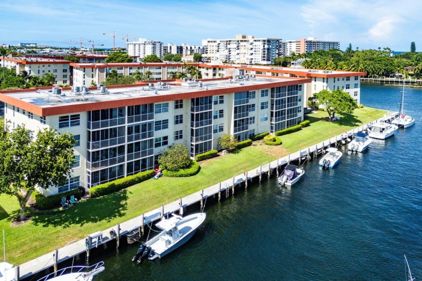 Come experience Palm-Aire - fresh off a multi-year restoration - Beach Condo for sale in Lighthouse Point, Florida on Beachhouse.com