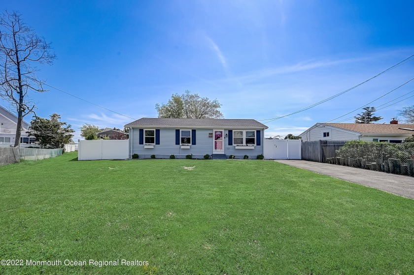 Meticulous and upgraded, 3 bedroom with 1 oversized full bath in - Beach Home for sale in Forked River, New Jersey on Beachhouse.com