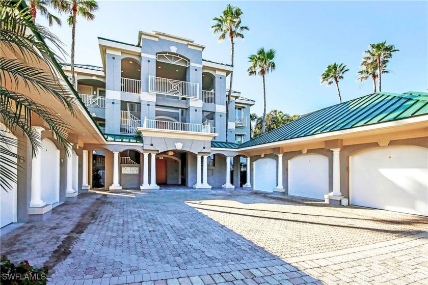 A true sanctuary bathed in natural light, SW corner penthouse - Beach Condo for sale in Sanibel, Florida on Beachhouse.com
