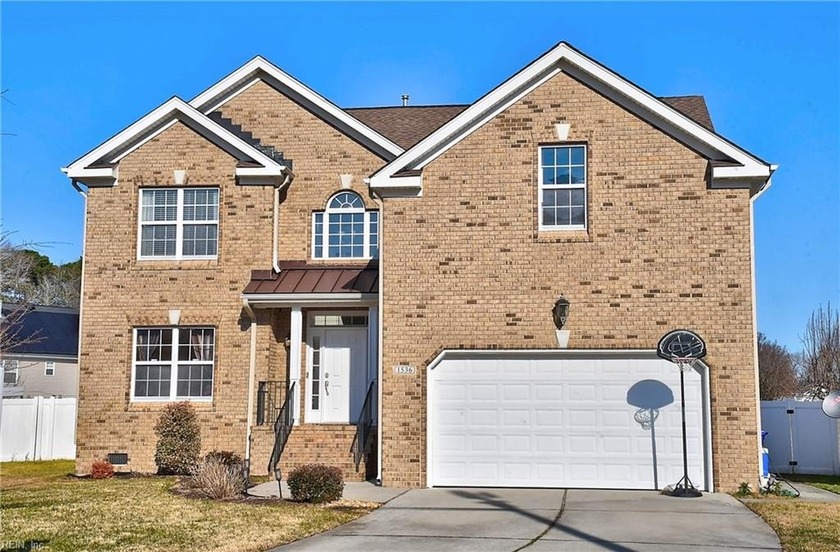 NEW Carpet and Paint throughout!! Fresh and ready for your - Beach Home for sale in Virginia Beach, Virginia on Beachhouse.com