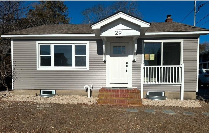 main house has 2 heating zones no ac/cottage 3 heat zones and 
 - Beach Home for sale in Hampton Bays, New York on Beachhouse.com