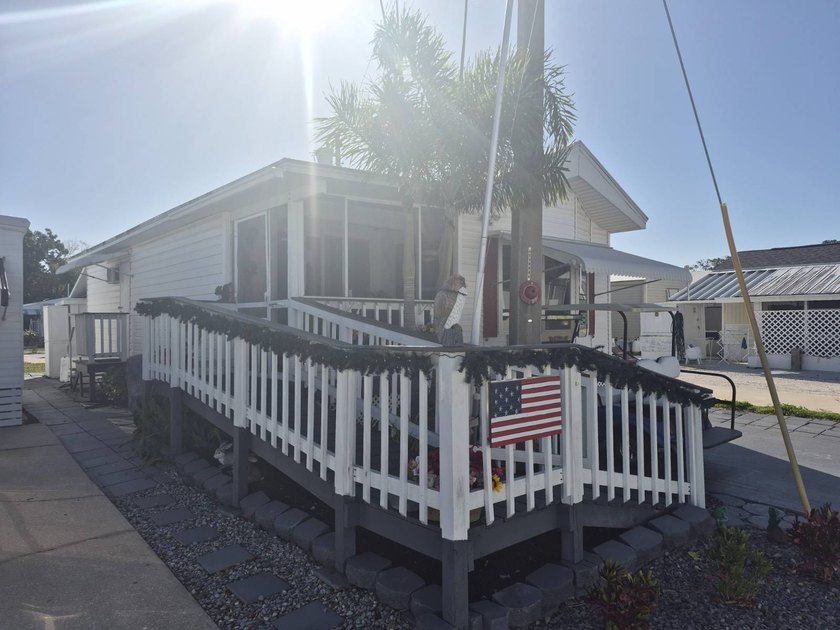Charming & Well-Maintained 2002 CHIO Home in Desirable Yankee - Beach Home for sale in Largo, Florida on Beachhouse.com
