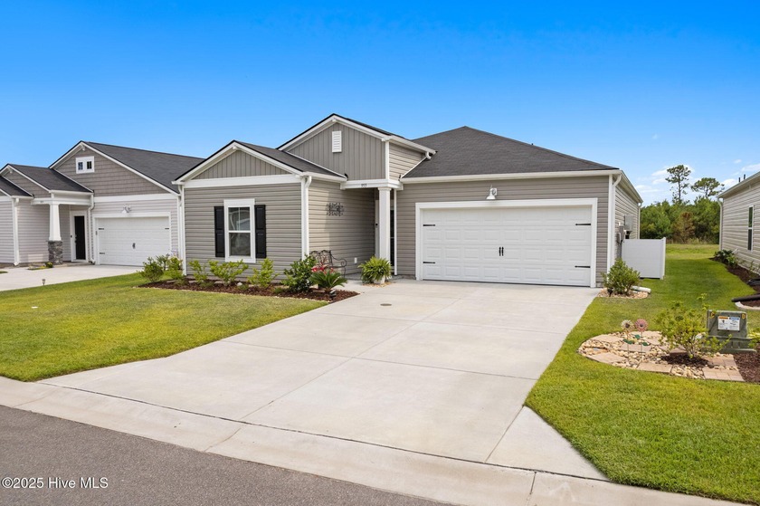 **Stunning Coastal Retreat in Ocean Isle Beach** Discover the - Beach Home for sale in Ocean Isle Beach, North Carolina on Beachhouse.com