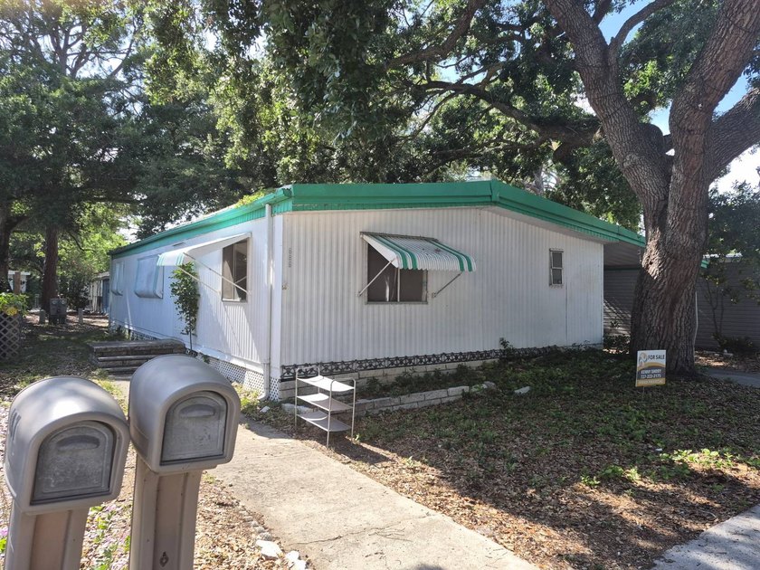 Needs work must sell cash ASAP will not - Beach Home for sale in Largo, Florida on Beachhouse.com